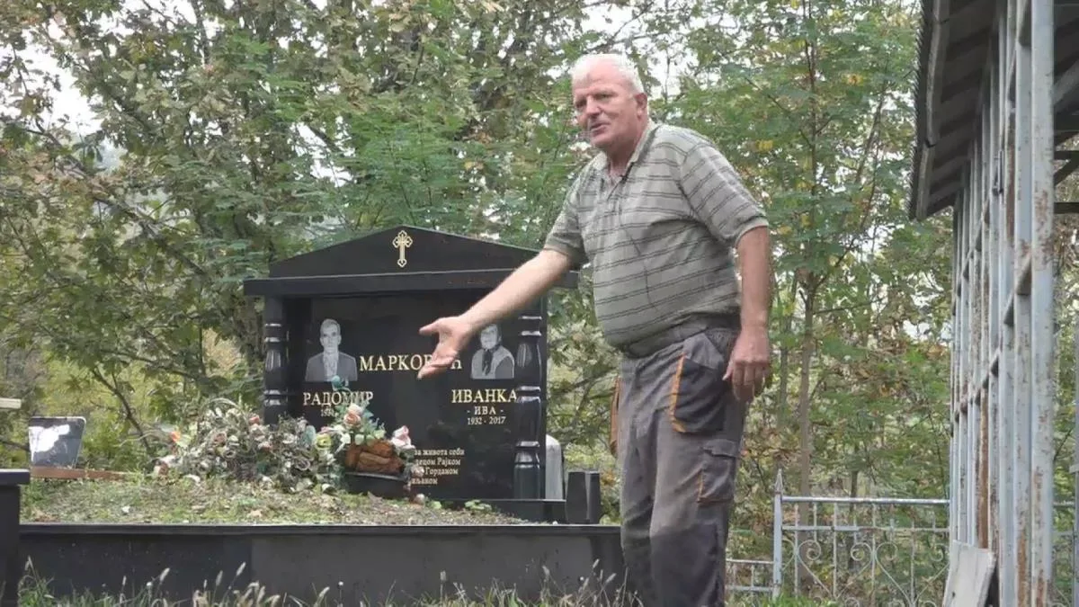 “MOJI RODITELJI SU SAHRANJENI U SRBIJI, A NJIHOV TRUP I GLAVA U BOSNI” – Šok u selu kod Priboja: Poštar prelazi iz JEDNE U DRUGU DRŽAVU čak 4 puta – evo zašto FOTO