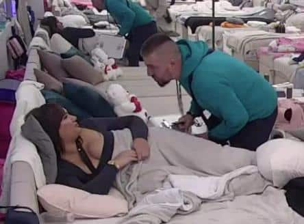 “ONA GA SE STVARNO PLAŠI ZBOG NASILJA”: Ivana Nikolić progovorila nakon što je sestra završila u suzama zbog dečka: Kada dođe do ispadanja, ne piše mu se dobro!