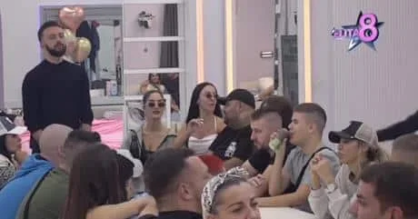 ONA JE OGLAŠENA NAJGLUPLJOM U ELITI! Zadrugarka je promijenila boju kada je saznala šta misle o njoj: “Ne zna sastaviti rečenicu…”