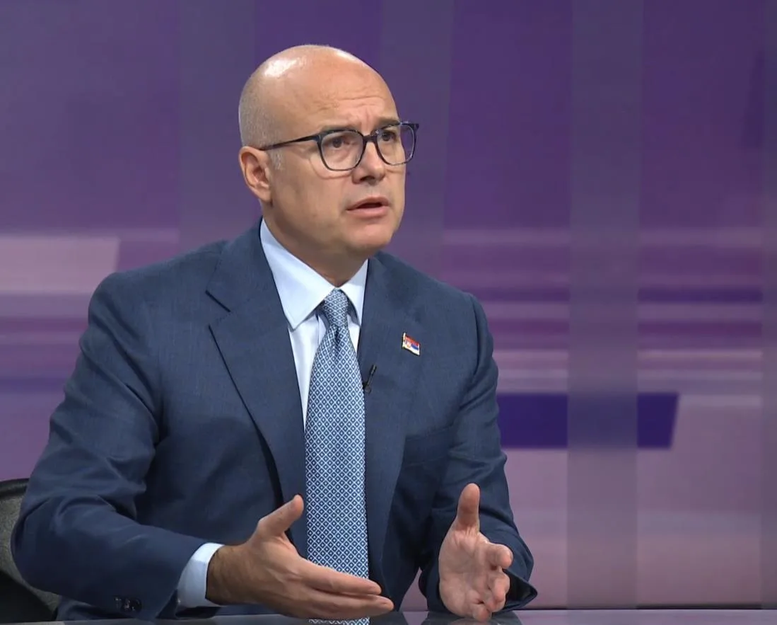 VLADA PREDLOŽILA POVEĆANJE PLATA PROSVJETARIMA! Vučević nakon sastanka: Isplata od 15.000 dinara biće realizovana već od 1. januara.