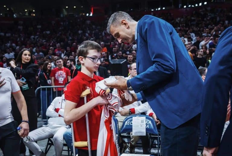 Srbi za Srbe i KK Crvena zvezda donirali kuću dečaku Viktoru