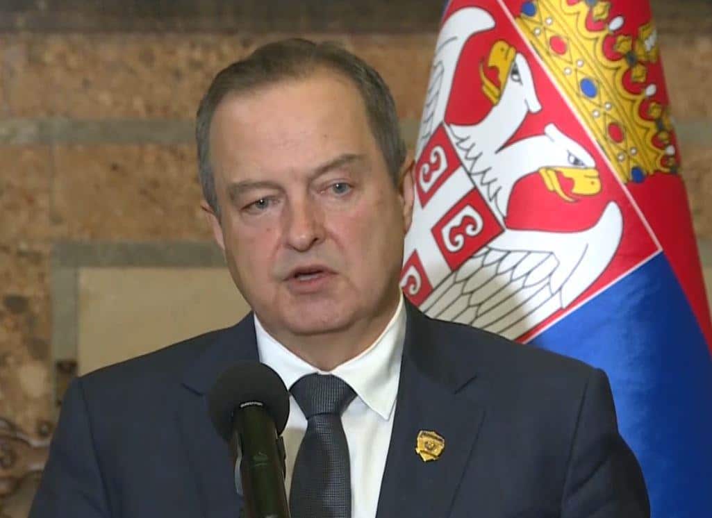 SUK UTVRĐUJE SVE ČINJENICE I OKOLNOSTI U VEZI NASTANKA POVREDA: Ivica Dačić o slučaju I. K. (74) koji je bio proveden u Novom Sadu