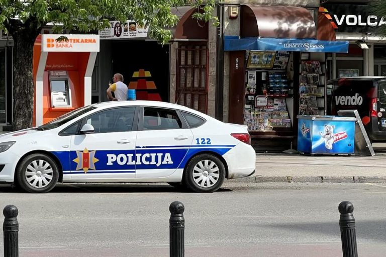 OPLJAČKANA ZLATARA! Lopovi isprskali radnice i oteli nakit