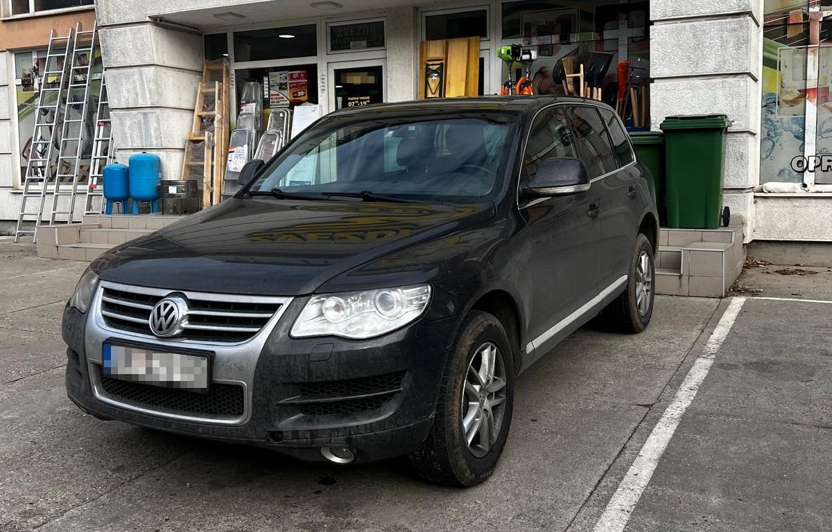 DVE GODINE KRAO I VOZIO TUĐE AUTOMOBILE Muškarac (49) iz Aranđelovca uhapšen nakon opsežne policijske akcije – plen mu bili “renault” i “volkswagen” (FOTO)