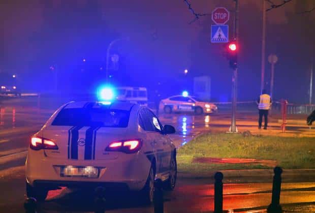 Crna GoraCrna GoraNOVI DETALJI PUCNJAVE U PODGORICI: Dvoje mrtvih u sukobu klanova! Trojica maskiranih napadača izrešetala BMW!ReagujKomentarišiReagujKomentariši
