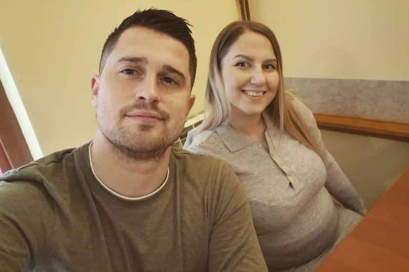 “ŽIVOTE, SAD SI NA BOLJEM MESTU… VOLIMO TE” Suprug devojke iz Velike Kladuše koja je preminula nakon porođaja se potresnim rečima oprostio od nje