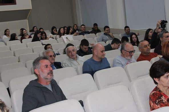 SrbijaSrbijaUMETNOST ŽIVLJENJA: Kruševačka Filozofsko književna škola pokrenula ciklus tribina (FOTO)ReagujKomentarišiReagujKomentariši