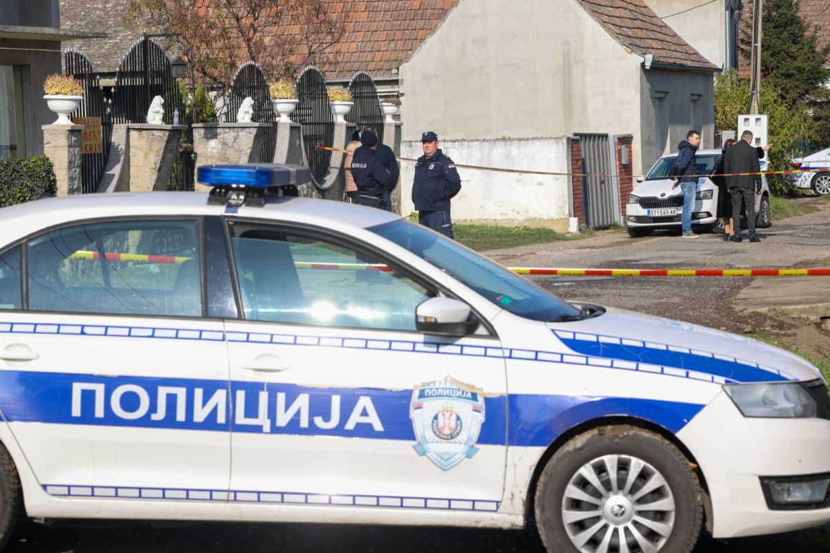 HronikaHronika"STARE SMEŠTAJU GDE STIGNU, POSLEDICA JE OVA TRAGEDIJA U VOJKI" Branka Đurović: Ne samo da nije imao dozvolu, nije ni ličio na starački dom1 · ReagujKomentariši1 · ReagujKomentariši