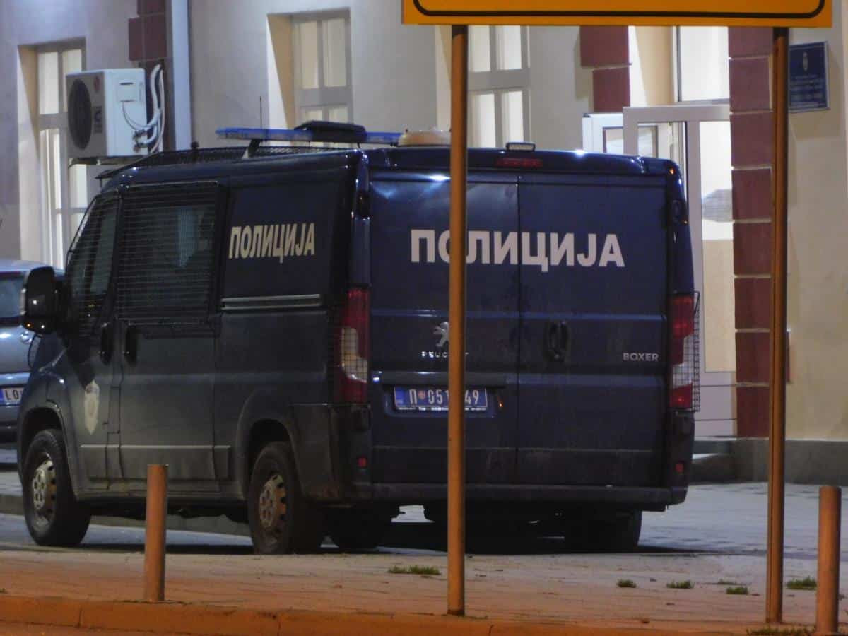 VREĐAO INSPEKTORE, PSOVAO IH I PRETIO IM, PA NASRNUO NA POLICAJCE: Priznao da je bio besan i ljut, evo zbog čega je završio u policiji