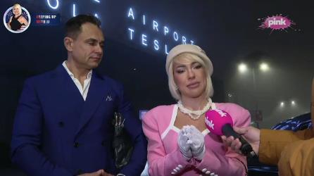 StarsStarsJOVANA JEREMIĆ ISPROZIVALA DEČKA DRAGANA! Ovo niko nije očekivao od nje, voditeljka javno ismejala partera: Ova Afroamerikanka…1 · Reaguj 31 · Reaguj 3