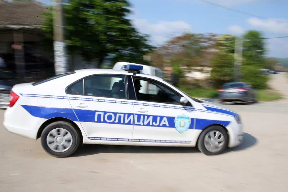 TEŠKA NESREĆA KOD KUČEVA! Poginuo muškarac na mestu, vatrogasci ga izvlačili iz vozila! Dete (7) teško povređeno