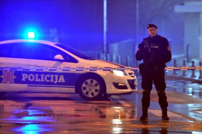 Crna GoraCrna GoraPUCNJAVA U PODGORICI, NASTAVAK OBRAČUNA KLANOVA: Jedna osoba ranjena, maskirani napadači pucali na BMW, potraga u tokuReagujKomentarišiReagujKomentariši