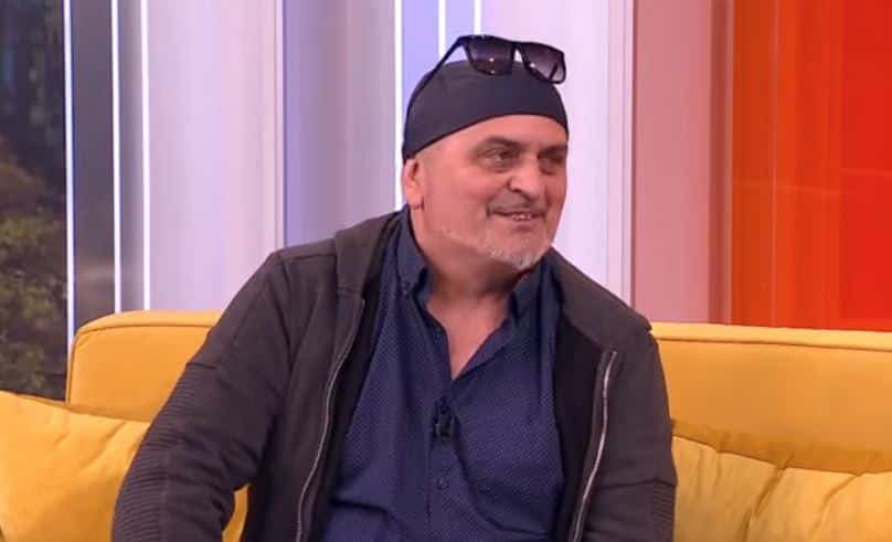 DruštvoDruštvo"Izvini, mogu li da stavim ruku na tvoje grudi da pozdravim brata?" Goran se sreo sa sestrom mladića čije srce kuca u njemu a onda se desilo nešto čudno 1 · Reaguj 11 · Reaguj 1