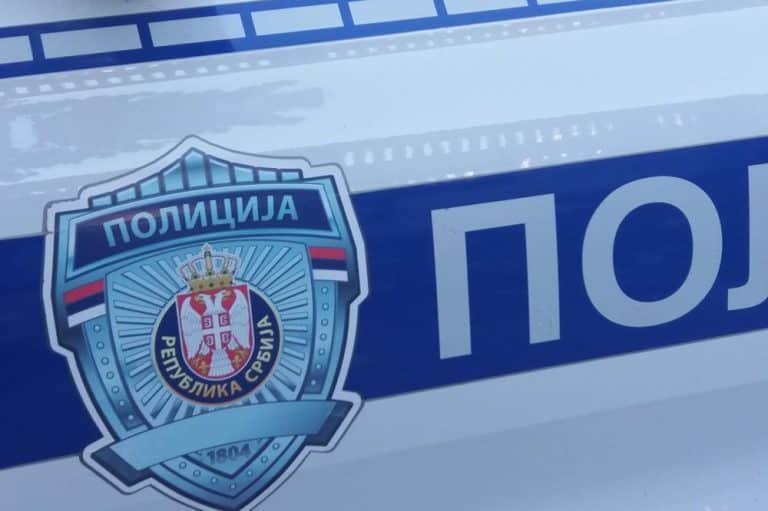 HronikaHronikaTELO MUŠKARCA NAĐENO PORED PUTA KOD TUTINA: Policija odmah stigla na lice mesta, otkriveno kako je umroReagujKomentarišiReagujKomentariši
