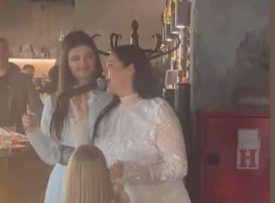 StarsStarsDVOSTRUKO SLAVLJE KOD JANE!  Krstila ćerku, a sad sprema fešta od 500 zvanica: Ovo su detalji gala proslave punoletstvaReagujKomentarišiReagujKomentariši