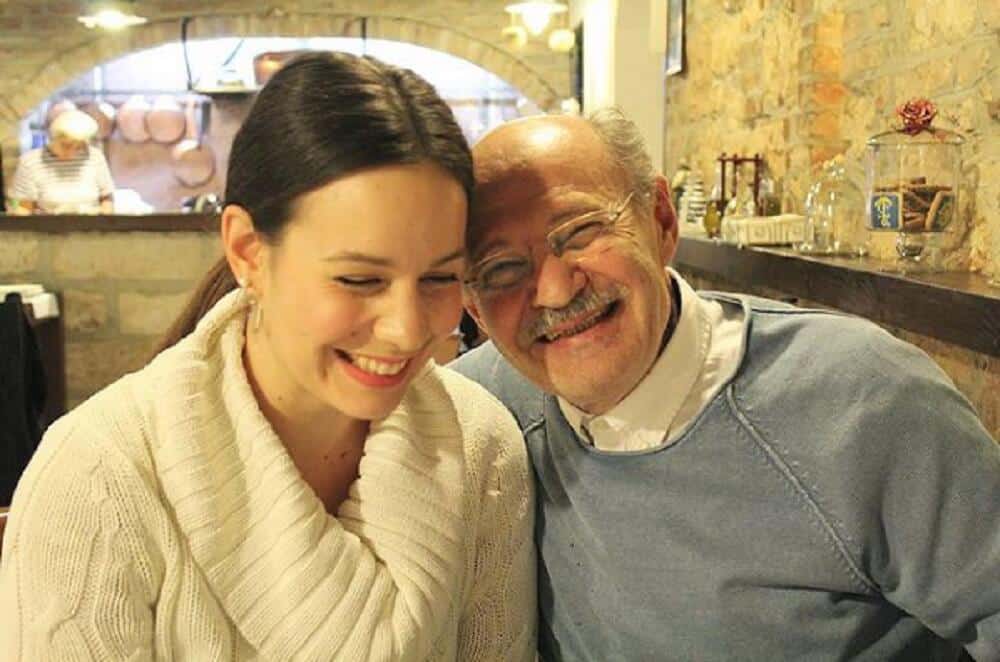 Ćerka Mustafe Nadarevića čeka bebu sa poznatim milionerom: Pokojni glumac nije dočekao da upozna unuče