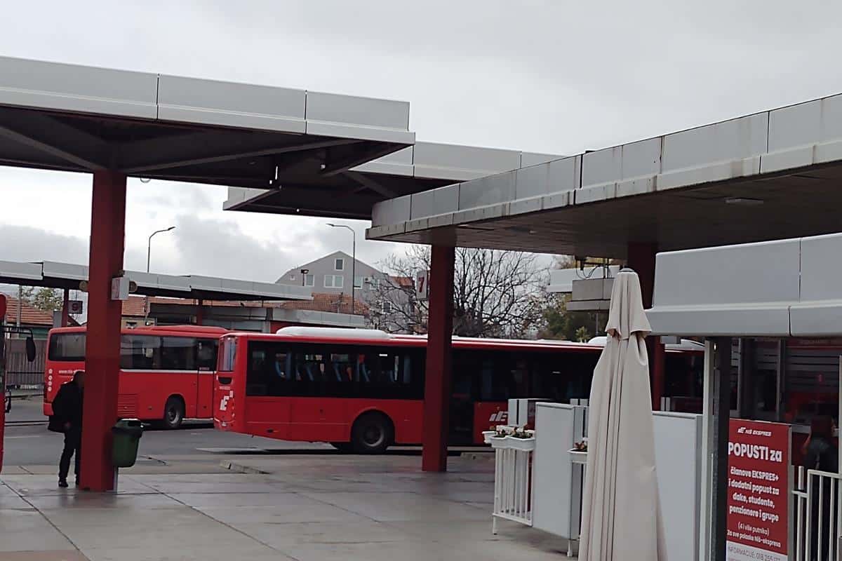 HronikaHronika"KRENULA SAM NA POSAO I NORMALNO IZAŠLA IZ AUTOBUSA, USLEDIO JE UŽAS!" Nišlijka doživela horor na glavnoj stanici – U sekundi sam pretrpela ogroman ŠOK (FOTO)ReagujKomentarišiReagujKomentariši