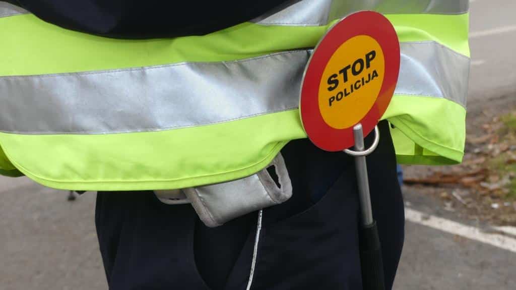 PIJAN VOZIO DEČJU EKSKURZIJU Saobraćajna policija  u Nišu isključila vozača (54) autobusa zbog bahate vožnje