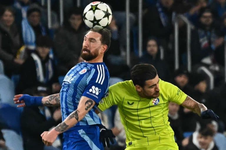 Iz minuta u minutFudbalIz minuta u minutFudbalDINAMO PREGAZIO SLOVAN: Zagrebčani jure ka vrhu Lige šampiona! PSV ubedljiv protiv ĐironeReaguj 4Reaguj 4