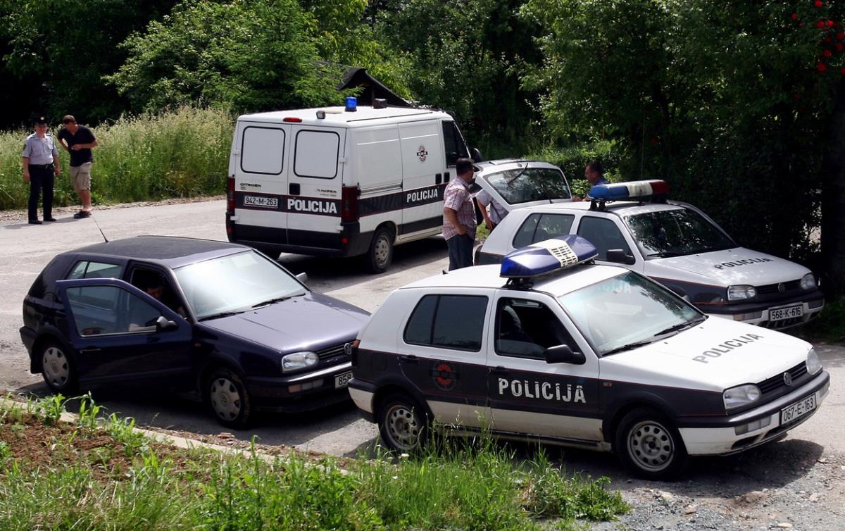 “TI SI SRPSKI I RUSKI PLAĆENIK, ARKANOVAC, UBIĆU TE”: Jezivo nasilje u Bratuncu, debilji kraj izvukla policija