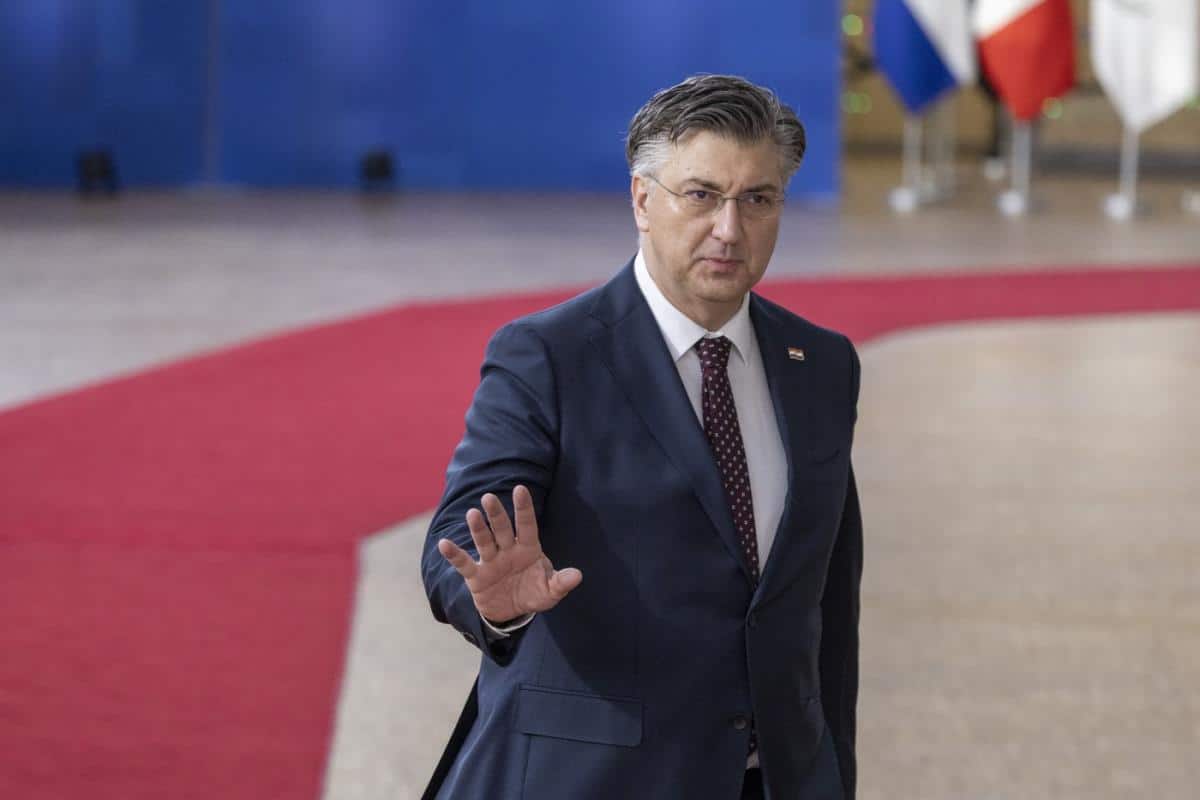 POZNAT DATUM PREDSEDNIČKIH IZBORA U HRVATSKOJ Premijer Andrej Plenković doneo odluku!