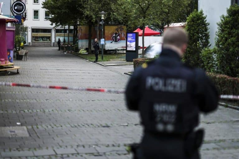 PlanetaPlanetaBEBA PRONAĐENA ZAKOPANA U DVORIŠTU ZGRADE: Imala je samo šest meseci… Nezapamćen horor, policija na nogamaReagujKomentarišiReagujKomentariši