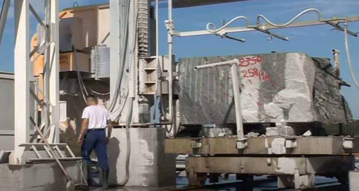 KAKO JE DEDA ŠOLE SINU I TROJICI UNUKA NAPRAVIO FABRIKU! Evo čime se familija iz Belosavaca bavi već 40 godina kad im ide tako dobro (video)