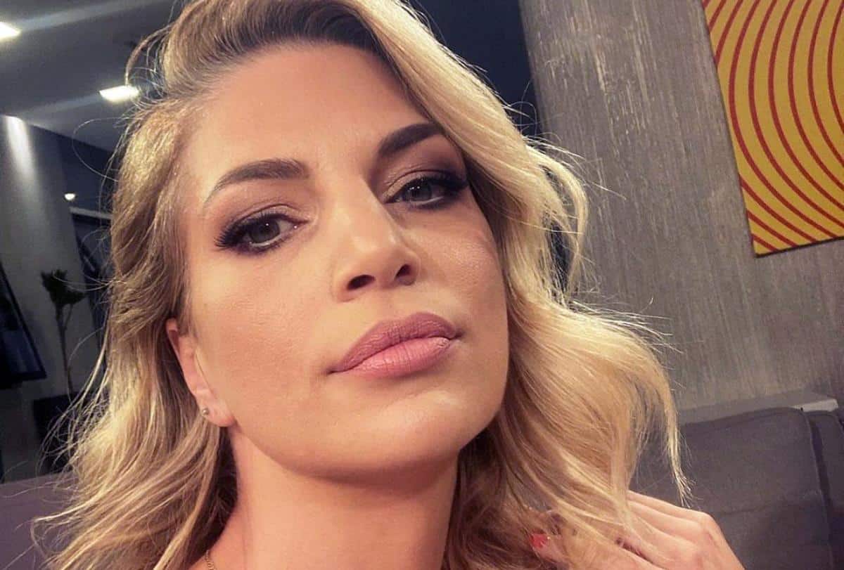 StarsStars"ON NIKADA NIJE HTEO DA IDE NA TERAPIJE SA MNOM, VUČEM OZBILJNE POSLEDICE" Pevačica 14 godina bila u braku sa našim poznatim košarkašem, otkvorila dušu o svemu1 · Reaguj 11 · Reaguj 1