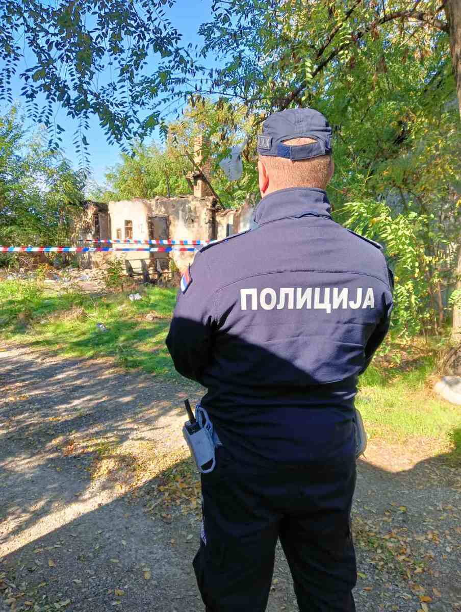 HronikaHronikaHOROR UBISTVO KOD ALEKSANDROVCA: Muž se potukao s komšijama, žena (29) se umešala i u jednog zarila nož, drugog teško povredila
3 · Reaguj 43 · Reaguj 4