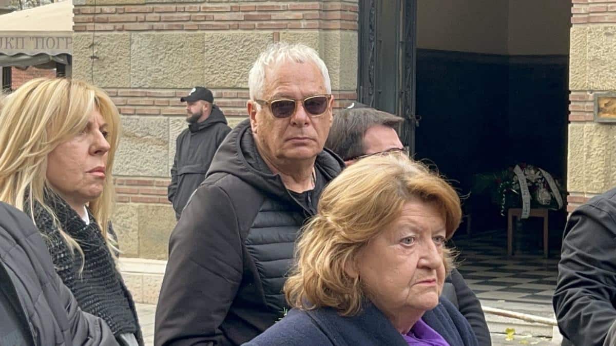 DIREKTOR GRANDA DOŠAO NA SAHRANU MAJKE ŽELJKA MITROVIĆA: Smatraju ga Popovićevom desnom rukom, došao u ime produkcije da izjavi saučešće