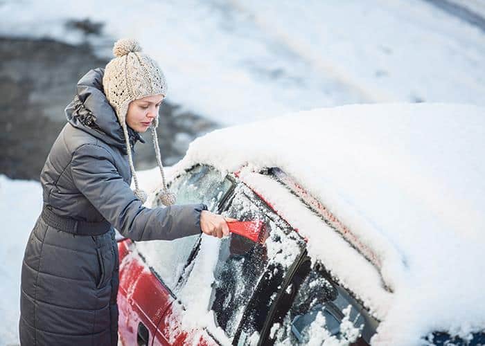 Evo u kojoj zemlji je zabranjeno voziti auto u zimskoj jakni ili kaputu: Ako vas uhvate, plaćate kaznu oko 23.500 dinara