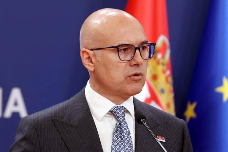 PolitikaPolitika"POJEDINCI IZ OPOZICIJE IMALI JASNA UPUTSTVA KAKO DA PRAVE INCIDENTE" Premijer Vučević: Crne ptice zloslutnice čekale priliku za političke poene!23 · Reaguj 7823 · Reaguj 78