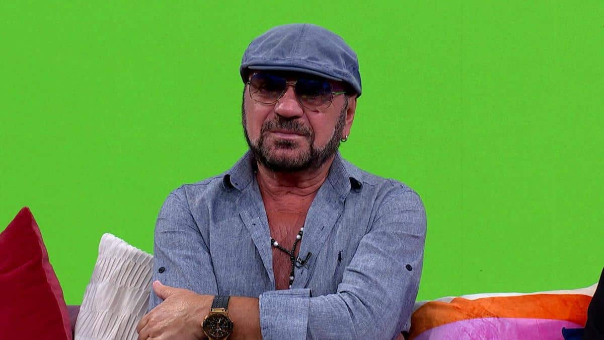 ŽIVEO U BEDI, SPAVAO NA BUĐAVOM DUŠEKU, A SAD SE BAŠKARI U VILI OD 500.000€! Potresni detalji iz života Mileta Kitića: Spavali smo u hladnim sobama bez grejanja