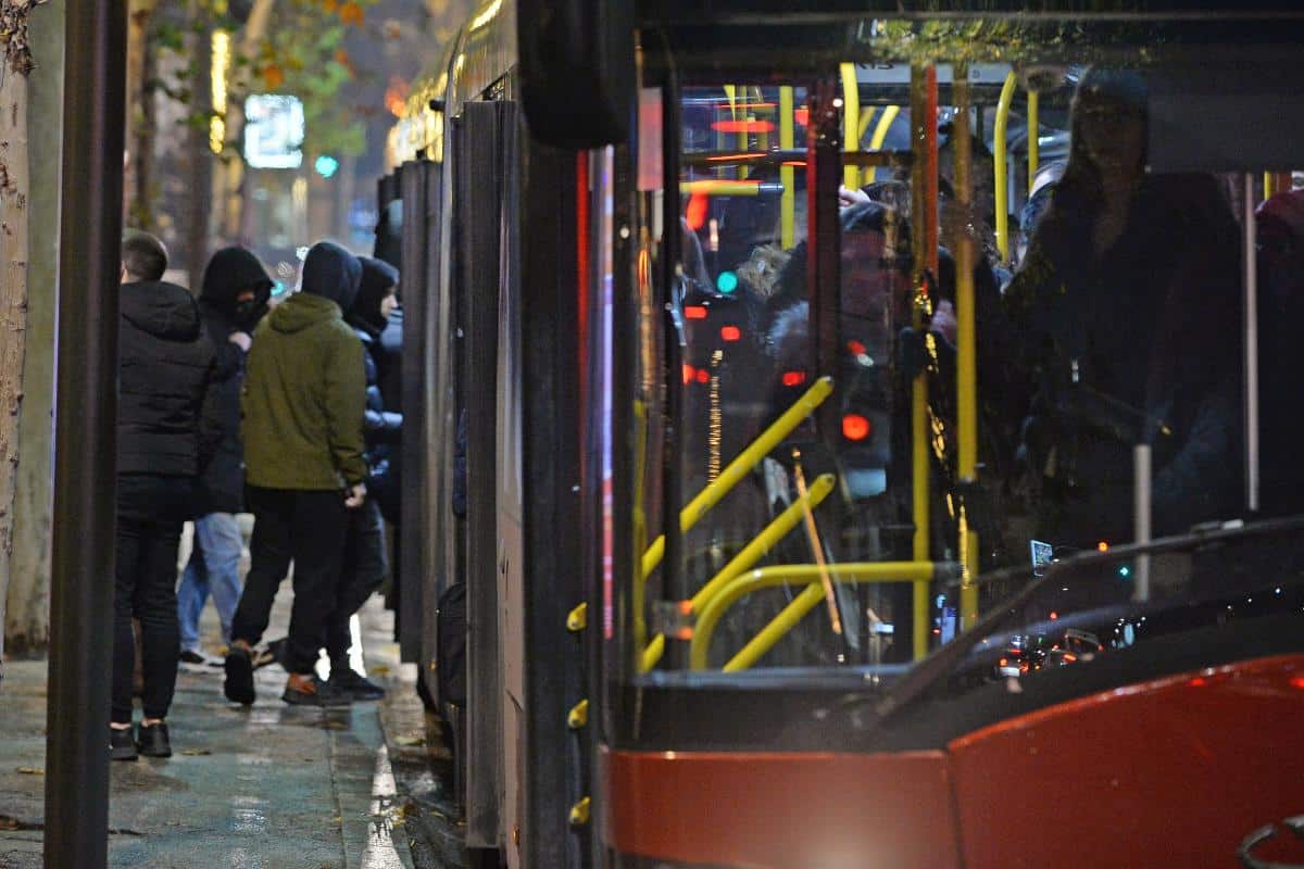 SRBIN OPOMENUO MLADIĆE DA NE PUŠE CIGARE U GSP, USLEDILA ŠOK REAKCIJA: Ono što su mu rekli dočekalo ga je NESPREMNOG: Priča ubrzo dobija neočekivan obrt