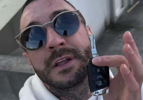 OGLASIO SE JODŽIR NAKON ŠTO MU JE ZAPALJEN AUTOMOBIL: Hitno prodajem ključ od golfa, samo… Jednim potezom sve šokirao (VIDEO)