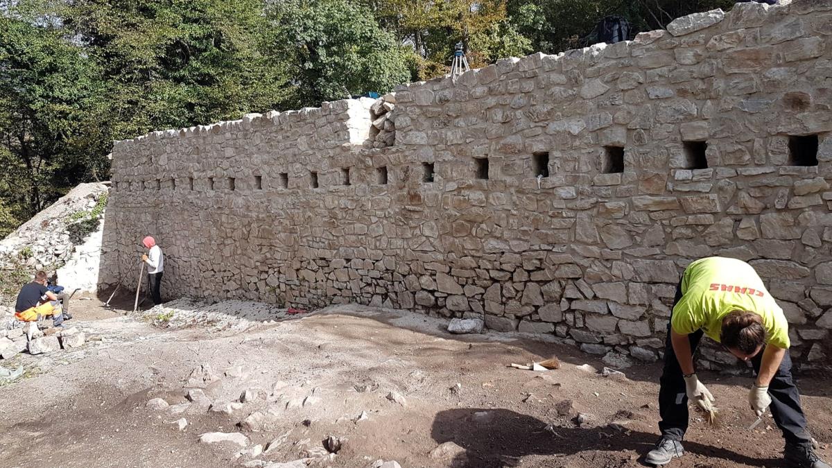 U STAROJ BOGOMOLJI NOVČIĆI IZ ŠESTOG VEKA: Otkrivanje tajni arheološkog nalazišta “Orlovine”