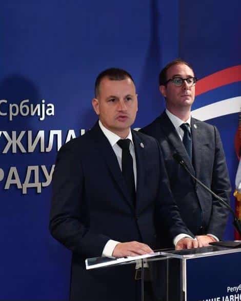 GLAVNI TUŽILAC TRAŽI MAKSIMALNE KAZNE ZA MILJANU I VLADIMIRA KECMANOVIĆA: Počelo iznošenje završnih reči na suđenju roditeljima dečaka ubice iz Ribnikara
