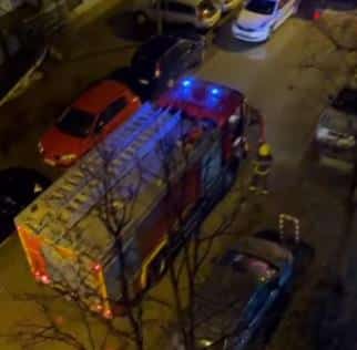 VATROGASCI NA ULICI U NOVOM SADU Intervencija u toku – sumnja se na požar u objektu (VIDEO)