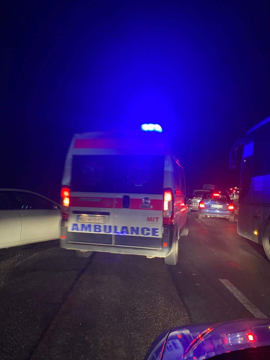 TOTALNI ZASTOJ! Na putu ka Iriškom vencu stvorila se kolona od nekoliko stotina metara – Hitna pomoć jedva prošla (FOTO)