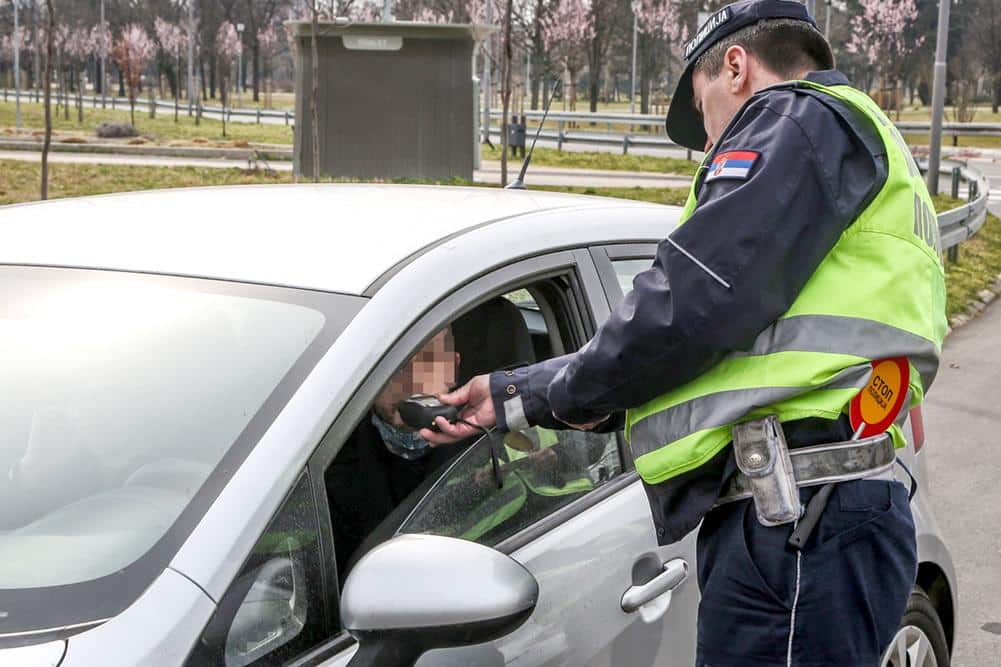 ODVEDEN NA TREŽNJENJE! Saobraćajci u Boru zaustavili vozača “pežoa”, naduvao 1,6 promila