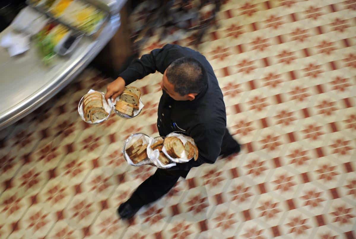 “Nećeš se obogatiti za 100 grama mesa, ali ćeš ispasti seljak” Srbin napravio pometnju na mrežama zbog jednog običaja u restoranima