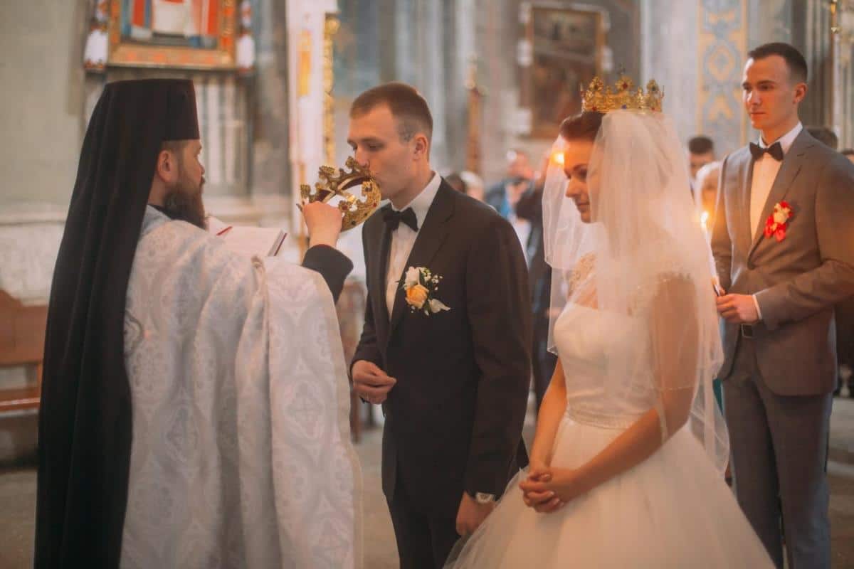 Ponizila nas je na svadbi” Srbin kivan na snaju, opleo po njoj i nije štedeo reči “Godinama već pravi probleme, ali ovo je sad previše