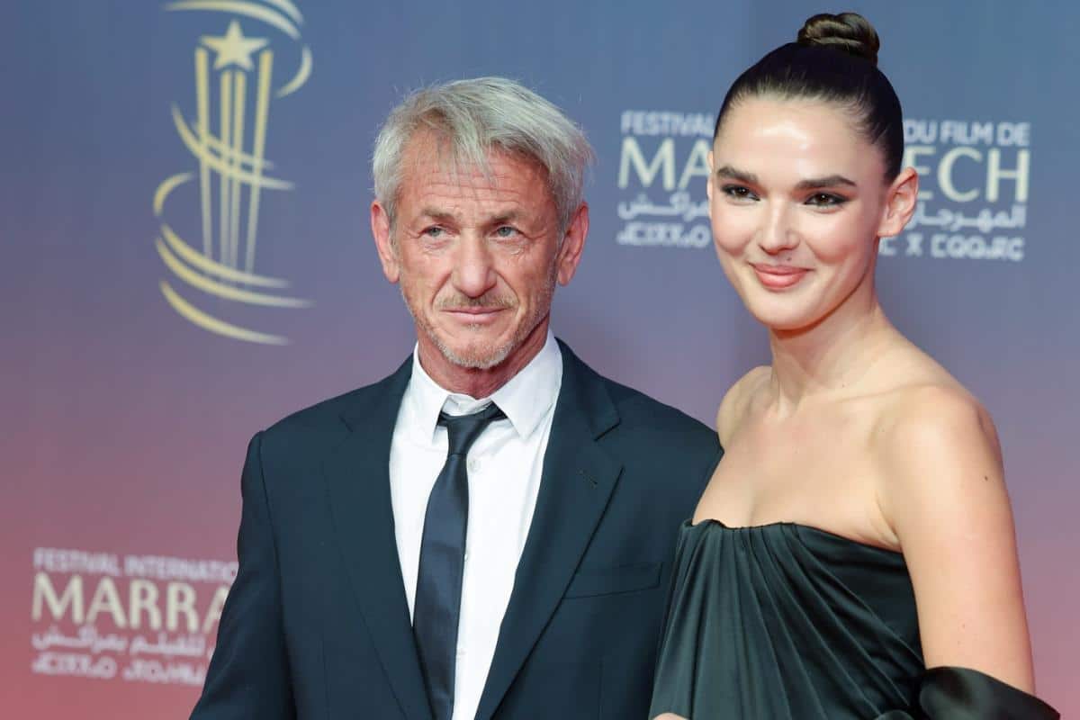 Šon Pen u javnosti sa 34 godine mlađom devojkom: Valerija nije skidala osmeh sa lica pored vremešnog glumca