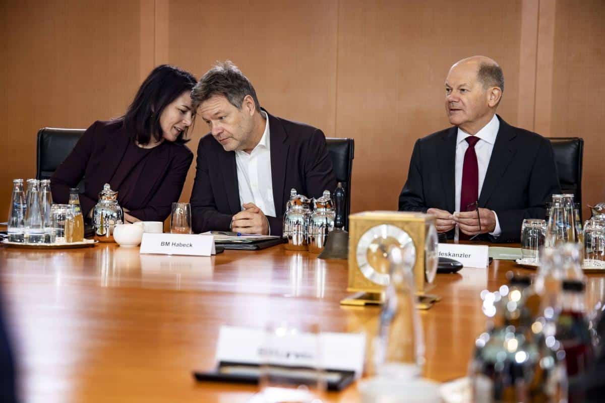 PAD NEMAČKE VLADE I NOVI IZBORI: Pale su teške reči i optužbe, a možda će koalicija morati ponovo zajedno
