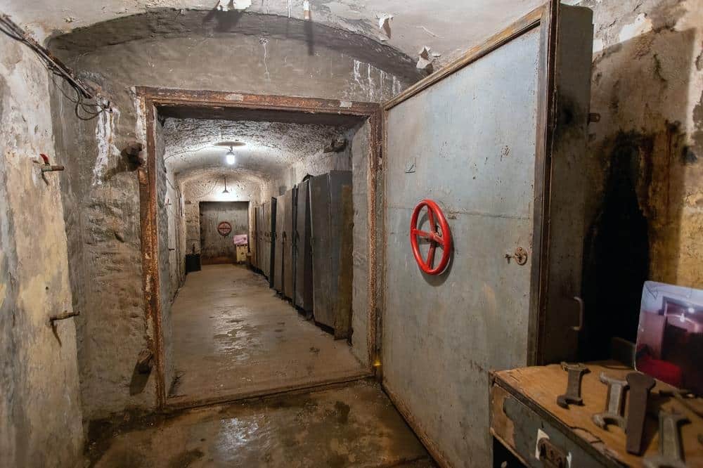 Zakupcima rok od 24 sata da isprazne skloništa: U Beogradu 952 zaklona, većina van funkcije – pojedina pod vodom, do nekih teško doći iz bizarnog razloga