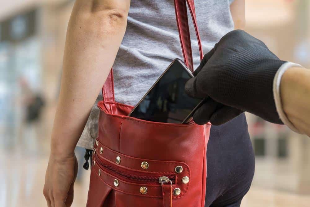 Ukrali su vam telefon ili ste ga izgubili? Odmah uradite 3 stvari da biste sprečili zloupotrebu