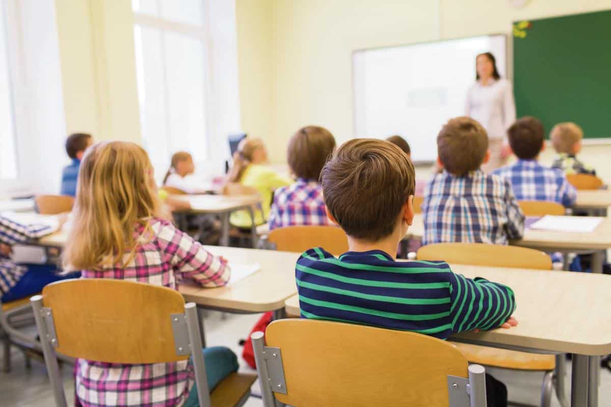 VEĆINA ŠKOLA U NOVOM SADU UGLAVNOM RADI NORMALNO: Roditelji od sutra mogu redovno slati decu na nastavu