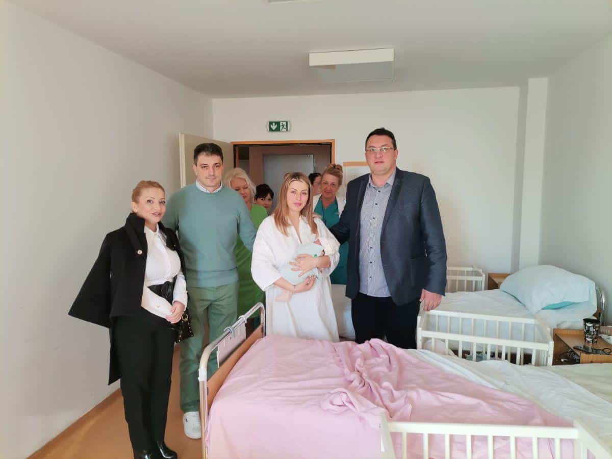 DEVOJČICA PRVA BEBA ROĐENA U 2025. U VRANJU: Na svet došla sedam minuta nakon ponoći