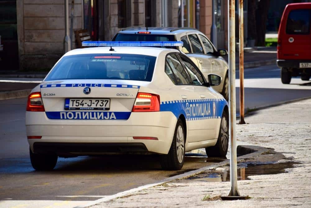 STARAC NA NOVOM BEOGRADU TUKAO SUPRUGU PRED SINOM: Saslušan u tužilaštvu, sud mu odredio pritvor, evo šta je izjavio