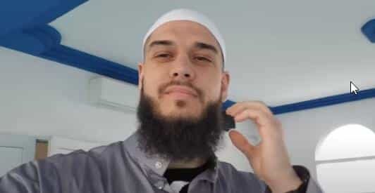 DEJAN DRAGOJEVIĆ DOBIO POKLON KOJI BI SVAKOG MUSLIMANA ODUŠEVIO! Pokazao šta je devojka za njega uradila, ganut gestom sve snimio: Ona ni ne zna…